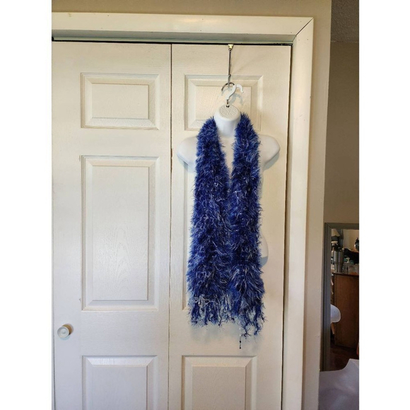 Blue feather scarf - Picture 1 of 2